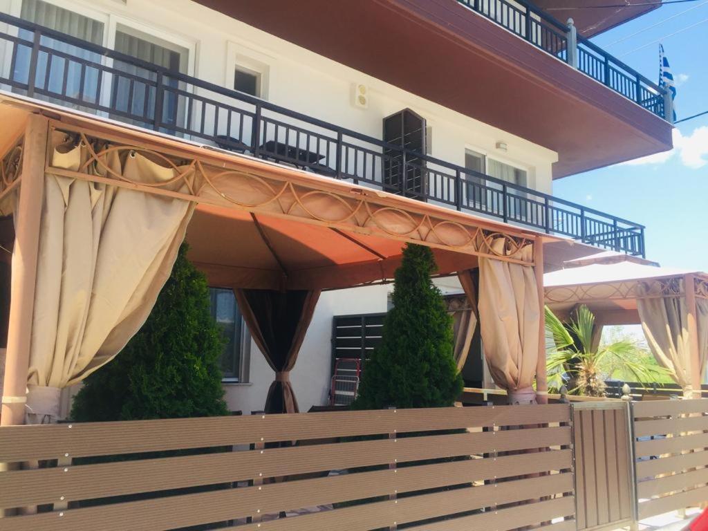 Thomas Studios & Apartments Paralia Bagian luar foto